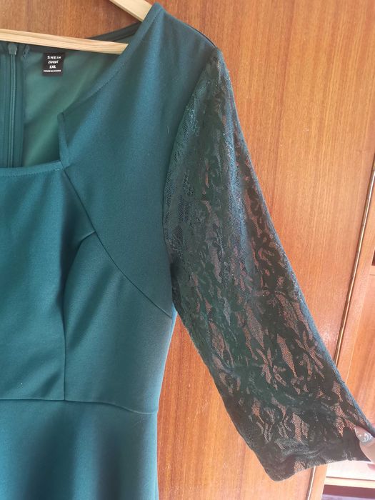 Дамска тъмнозелена рокля