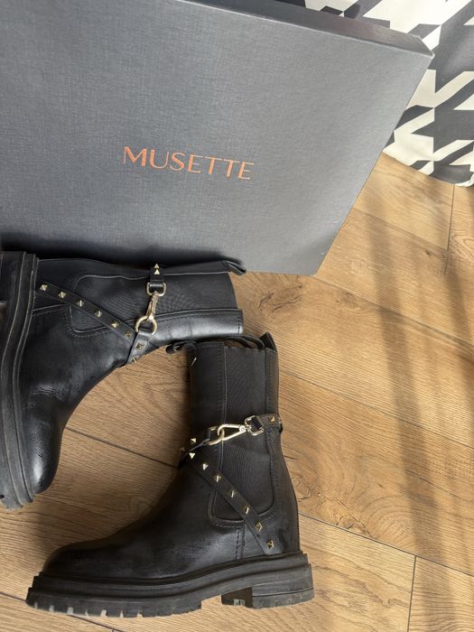 Кожеви Боти Musette
