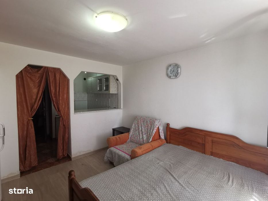 Garsoniere zona Cornisa mobilate si utilate