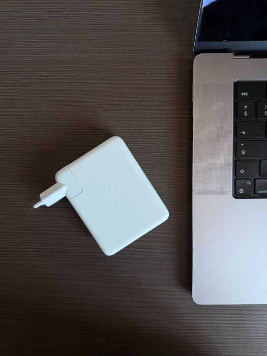 MacBook Pro 16 M1 Pro 16GB 512GB | 2021 | 10 CPU / 16 GPU | București