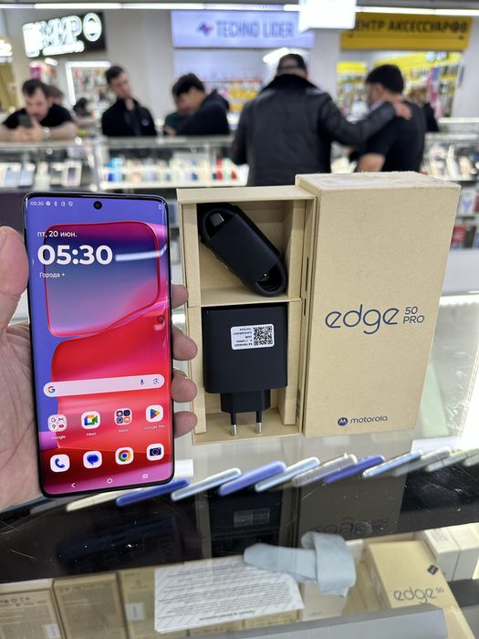 Moto. Edge 50 pro 5G. 12//512