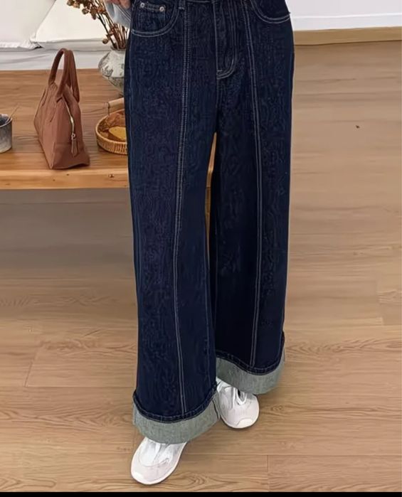 Үлкен өлшемдегі джинсы. Джинсы большого размера.