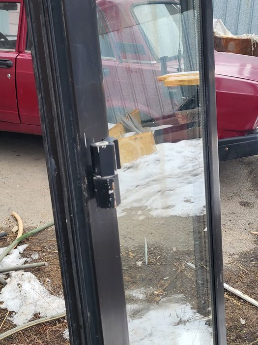 Алюминиевая дверь