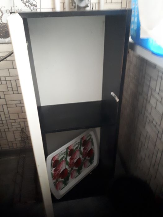 Шкаф подвесной можно для бара. Глянцевый