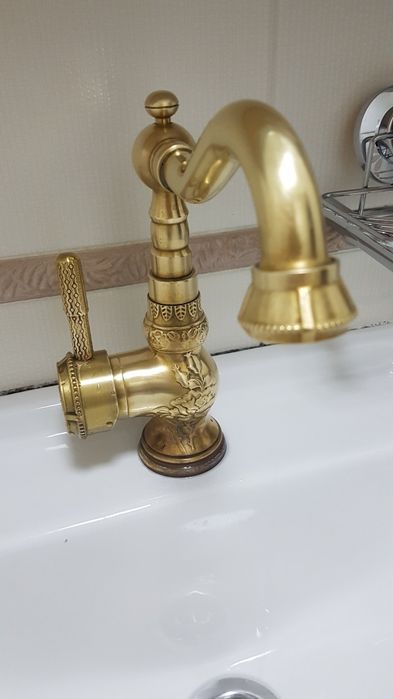 Продам смеситель для раковины