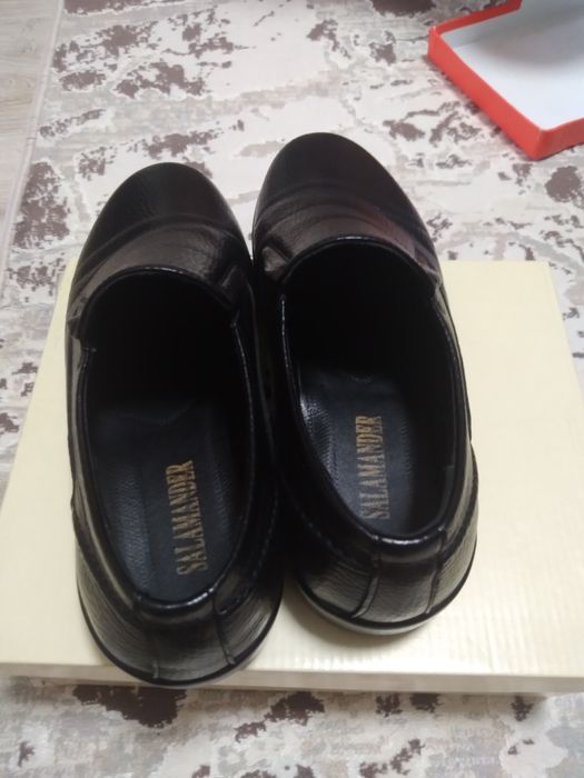 Продам туфли школьные