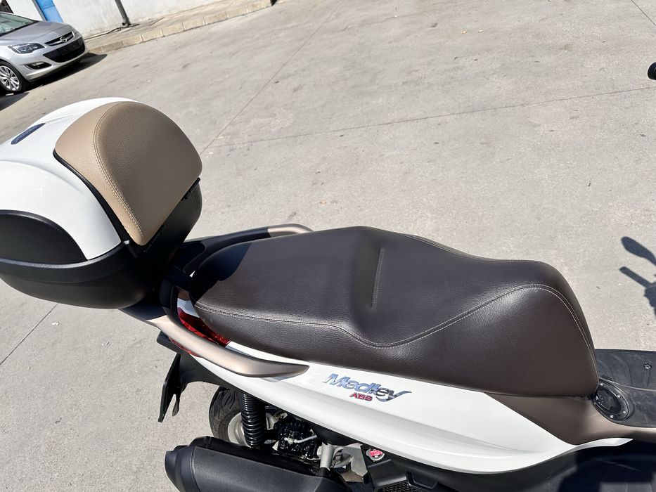 Продавам Piaggio Medley 125