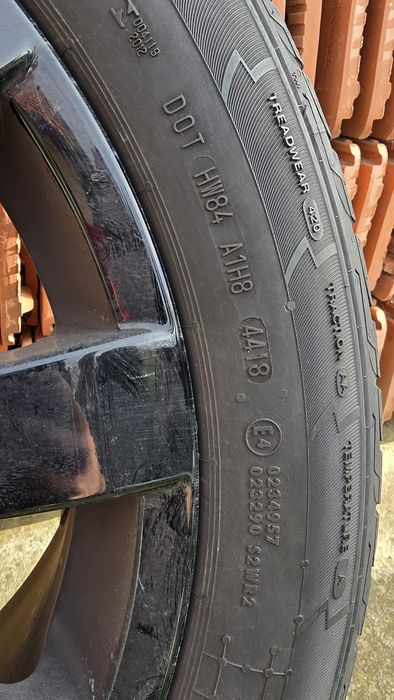 Set genti cu cauciucuri Mercedes 235/50/R19