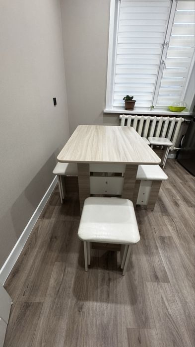 Продам стол со стульями