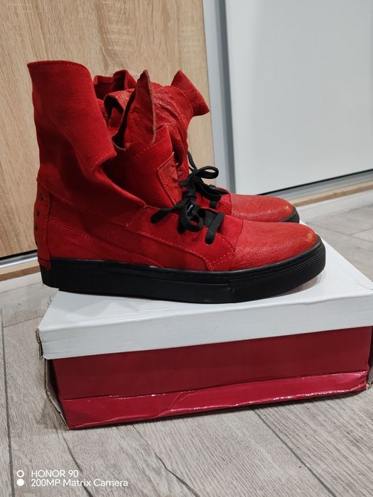 Дамски червени обувки