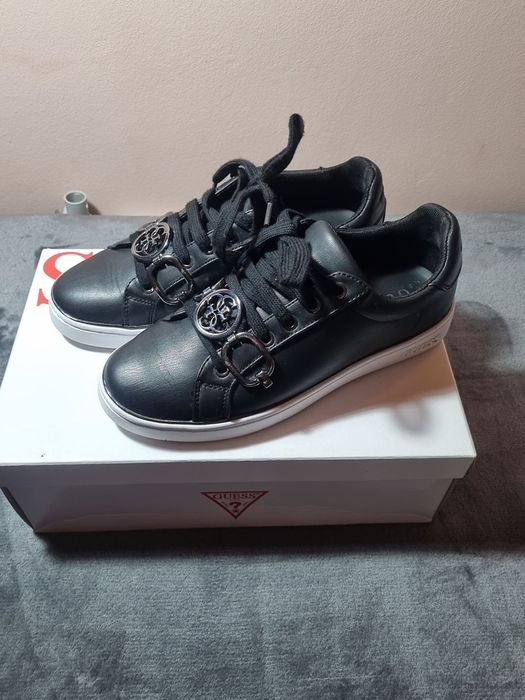 Adidasi teniși Guess