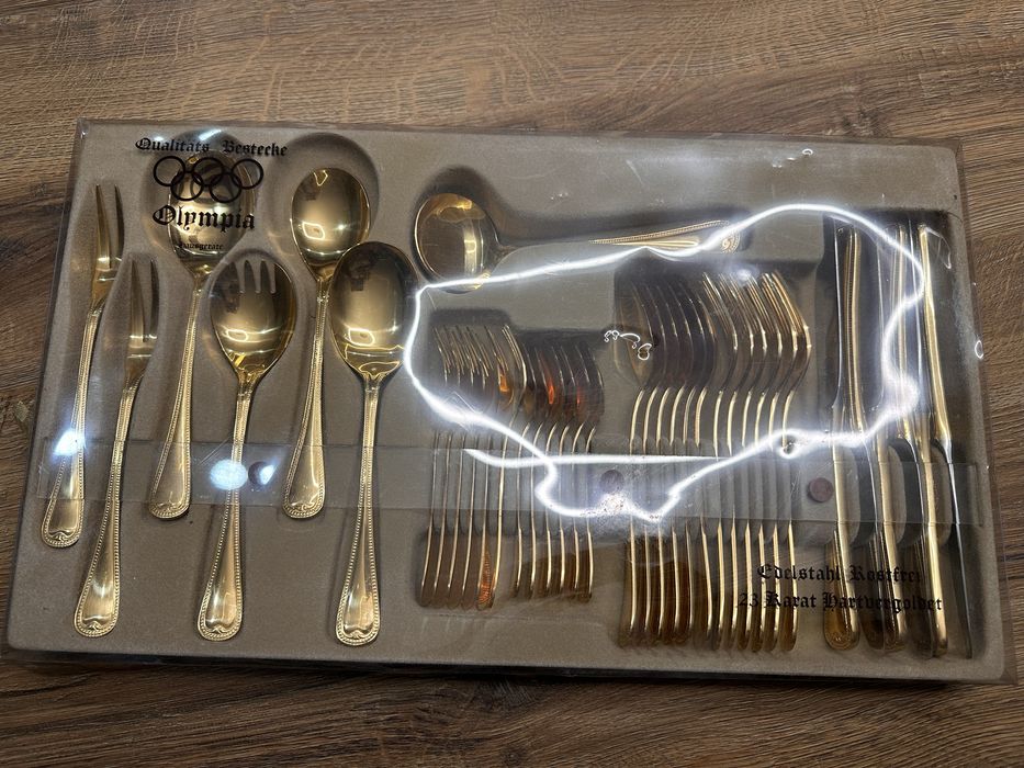 Vand set tacamuri 37 piese auriu/gold