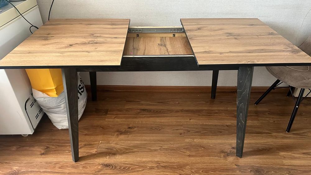 Продам стол обеденный раздвижной