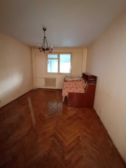 VAND APARTAMENT 3 CAMERE, bloc nou anvelopat, Deva, proprietar