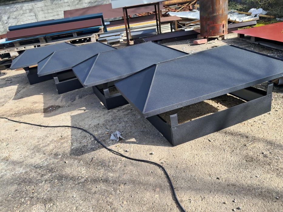 Двускатни и четрискатни шапки за комини!