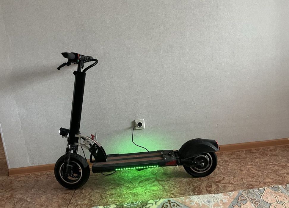 Продам электросамокат kugoo m4 pro