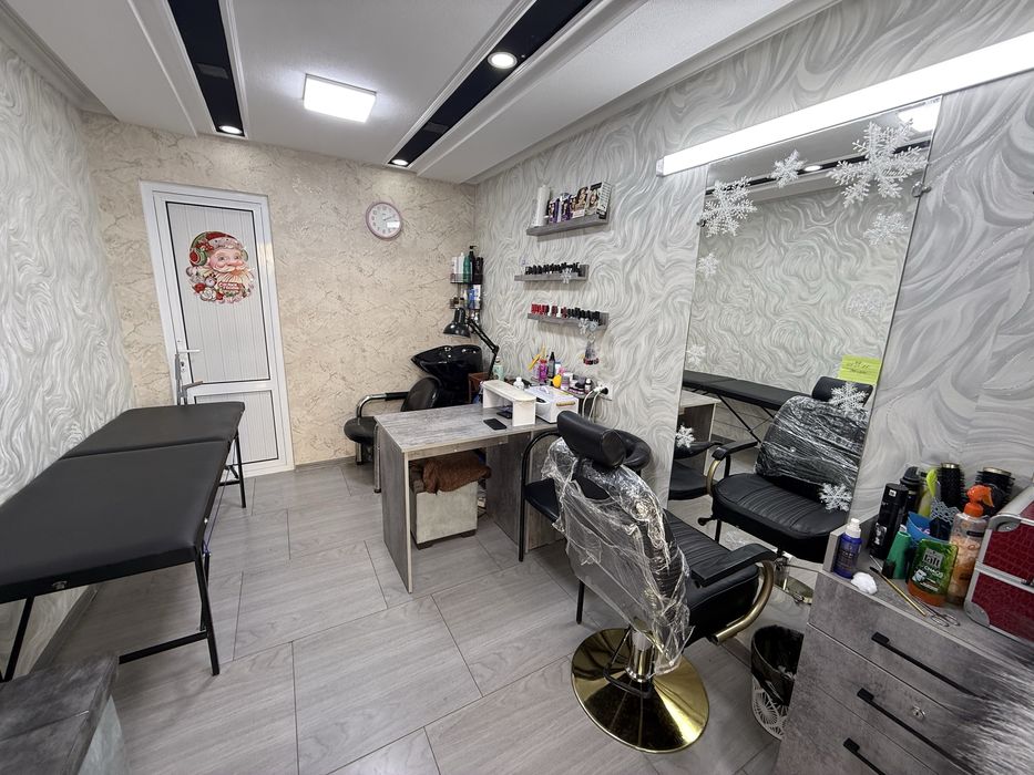 Сдаётся  помещение под салон.