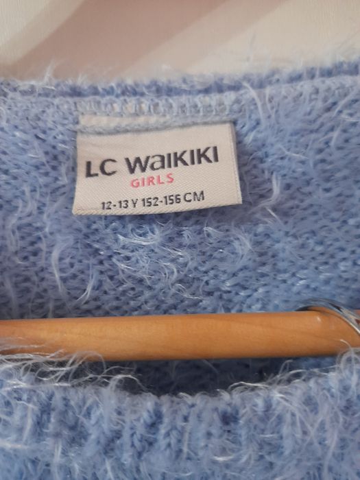 Pulovere și tricouri cu mânecă lunga, 10-14 ani, in stare excelenta.