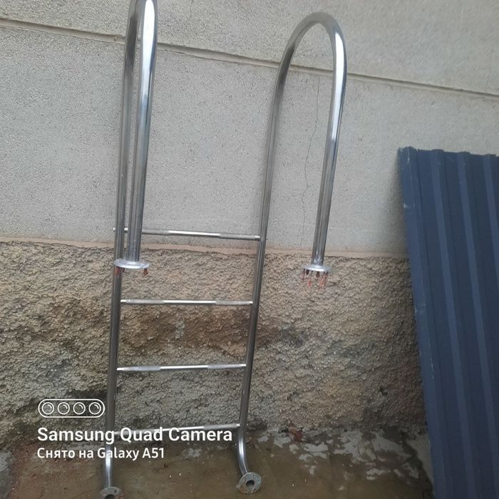 Лестница для бассейна