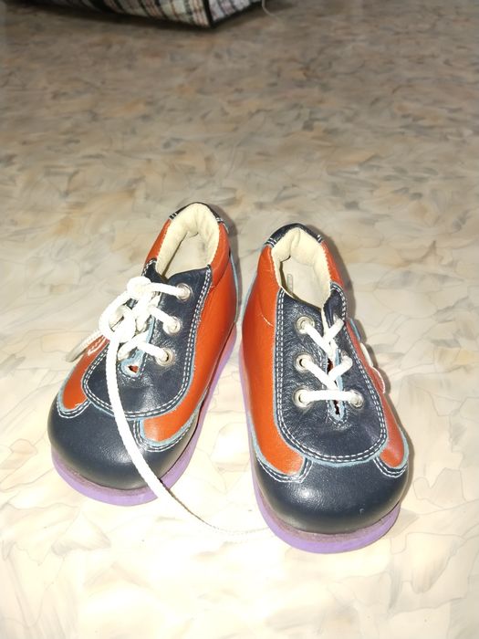 Детская обувь.    .