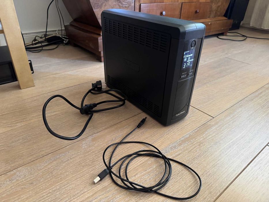 UPS CyberPower VP1600ELCD 1600VA (garantie Emag)
