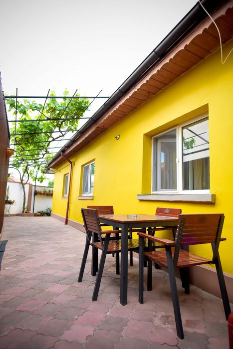 Inchiriez pe timpul veri ap. 2 camere la casa