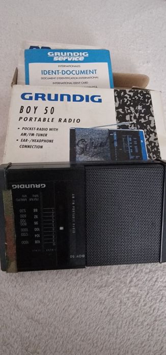 Vând radio portabil