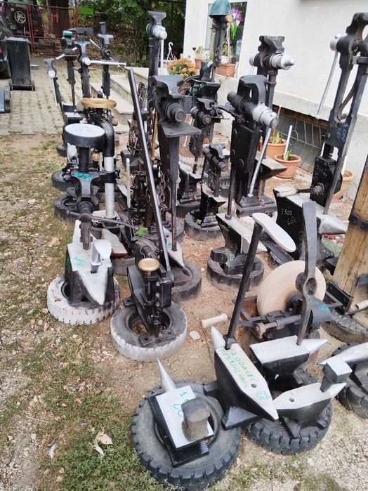 Menghina nicovala colectie fierar