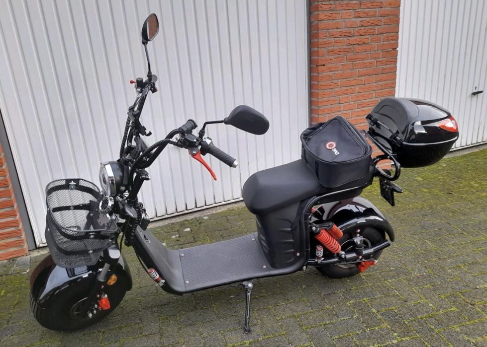 TROTINETA SCUTER ELECTRIC Rolektro Cruiser 45 Coco chopper Germania