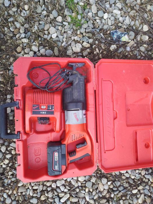 ferestrau sabie milwaukee sawzall 28v schimb cu impact