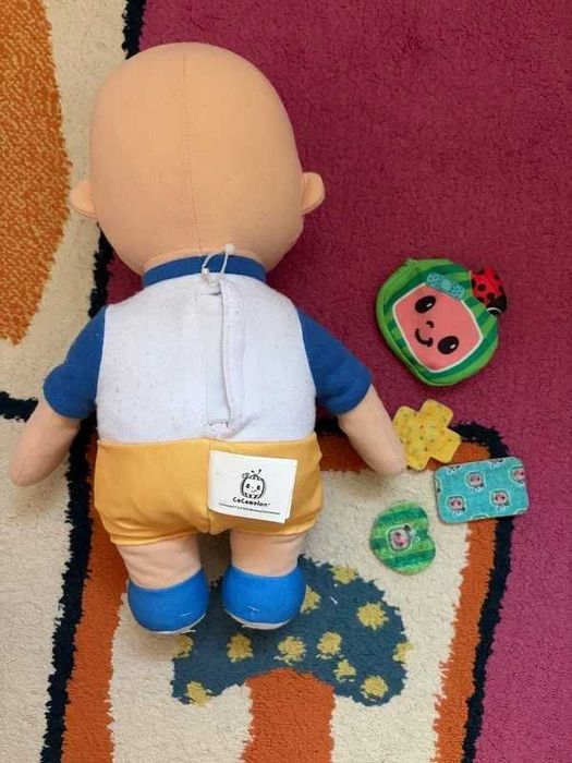 Papusa interactiva Cocomelon JJ
