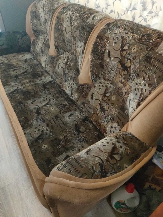 Мягкая мебель и письменный стол