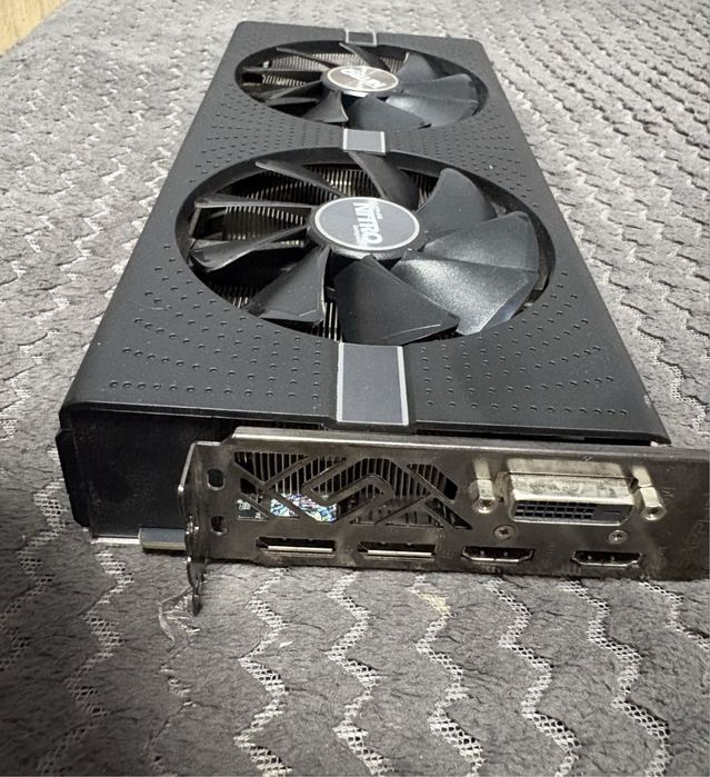 Vand placa video radeon RX 580 series 8 gb