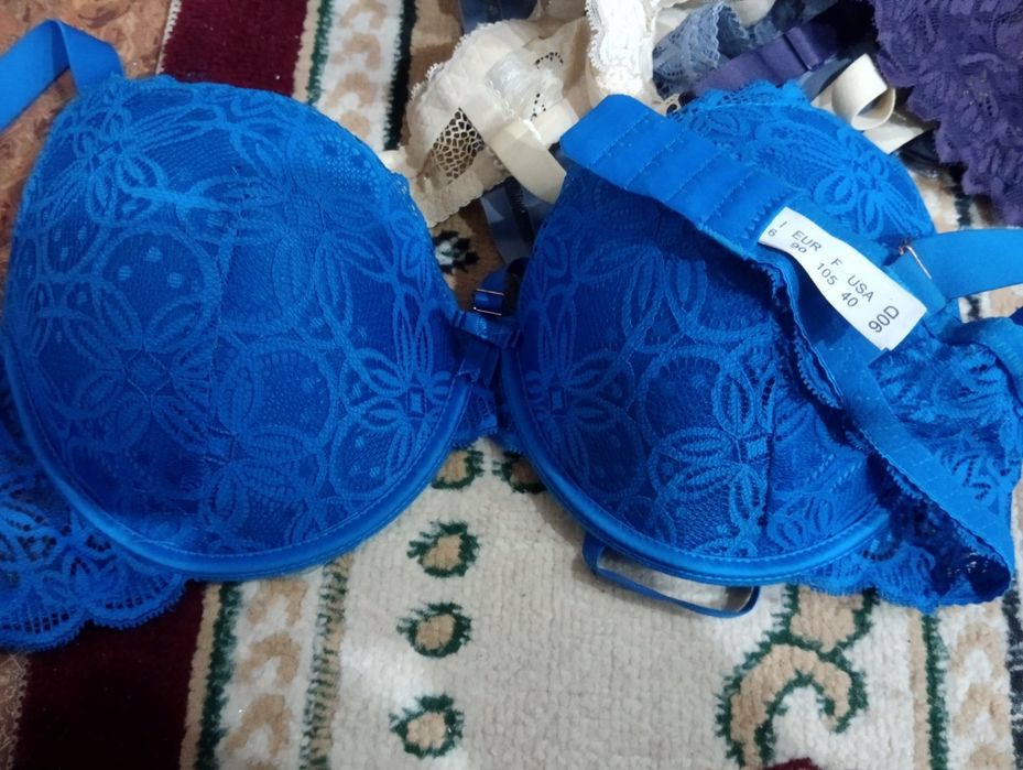 бюстгальтера 12 штук