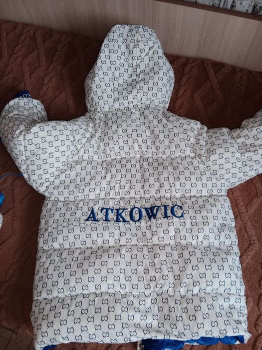 Продам куртку на 6-8 лет