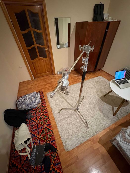 Абсолютно новый C-stand (стойка)