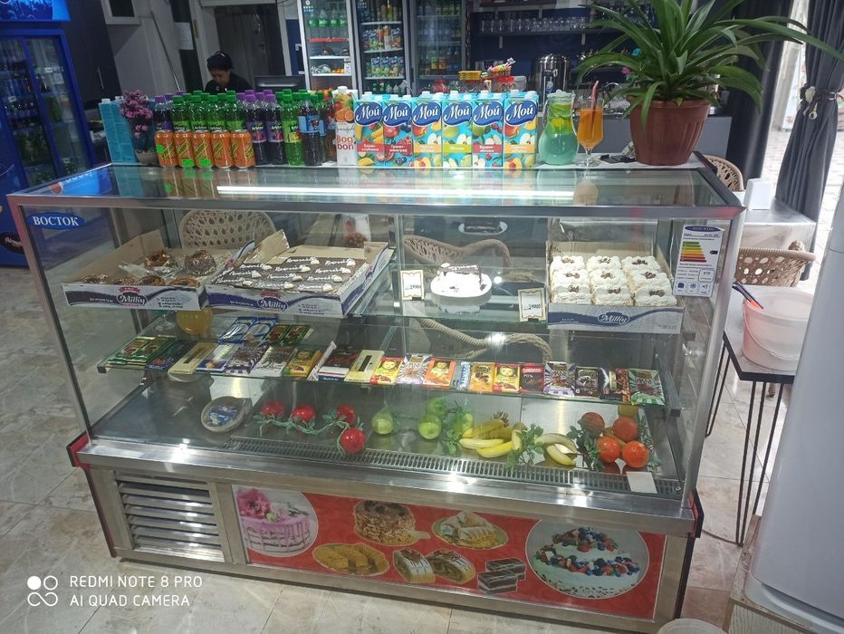 Vitrina haladelnik sotiladi