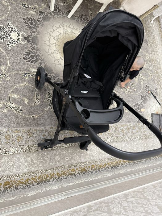 Коляска прогулочная