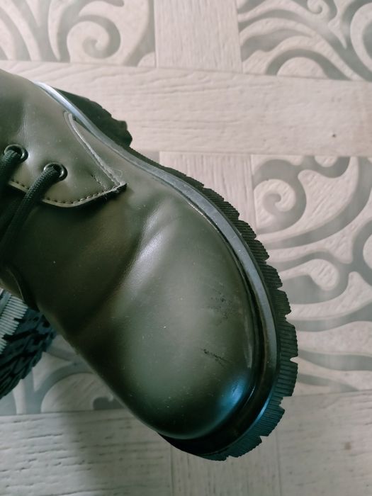 Продам женские зимние ботинки