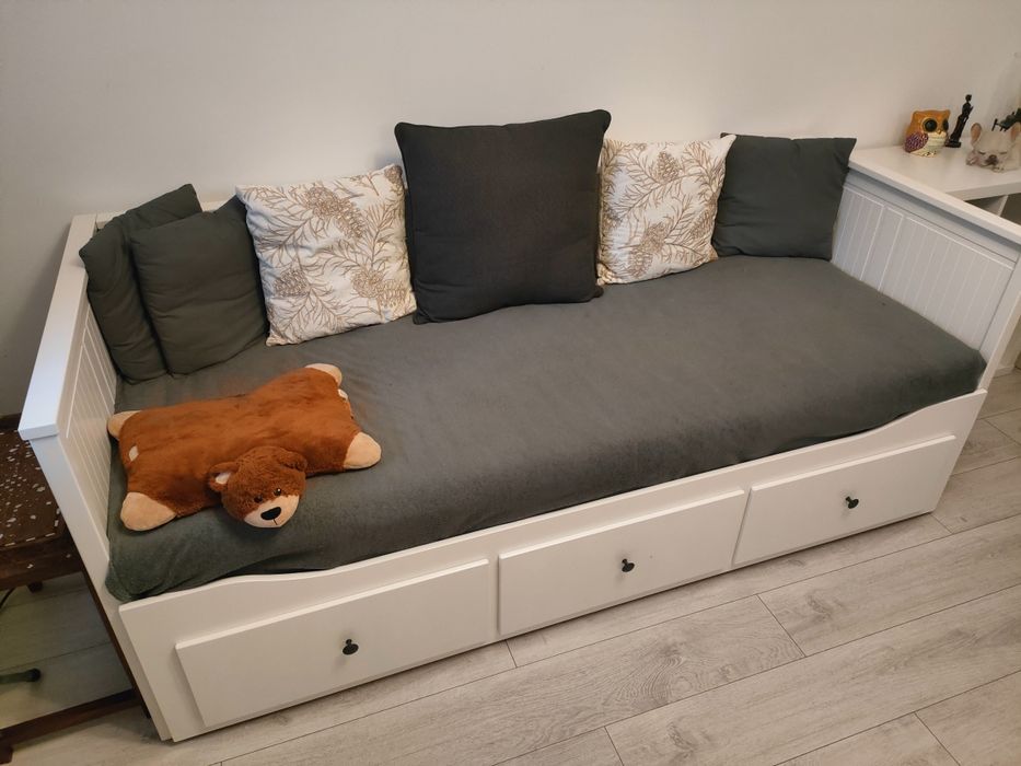 Divan Ikea Hemnes