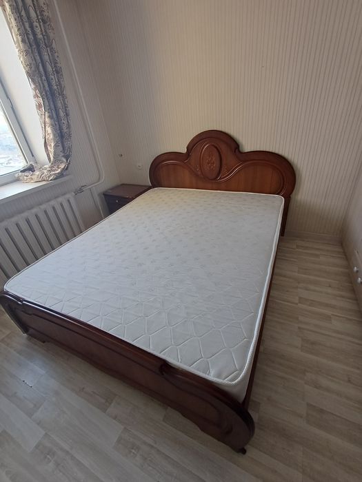 Спальный кровать