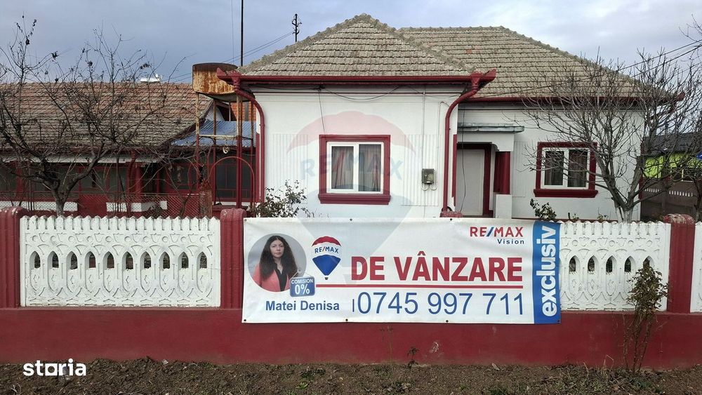 Casă și teren de 9 600mp de vânzare în Galicea Mare