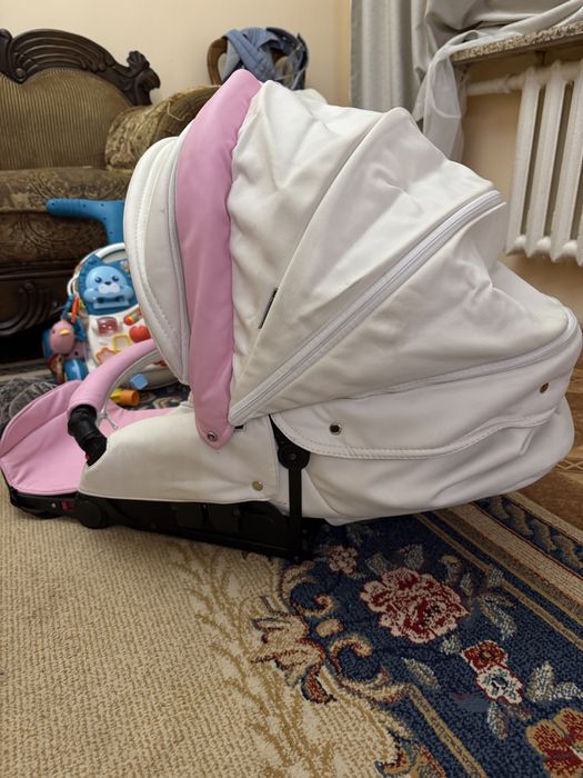 Коляску продам полный комплект