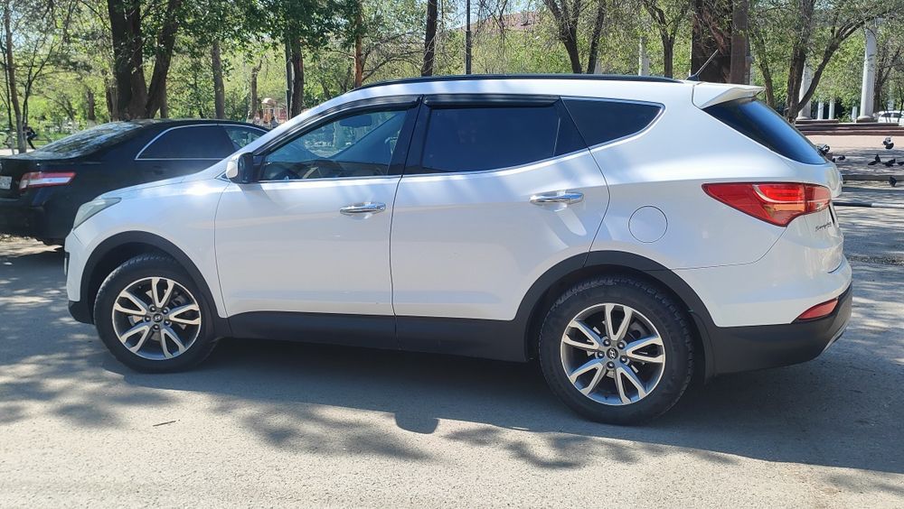 Hyundai Santa Fe  2.4л  2013гв