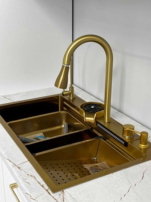 3 комната с красивым видом на город.