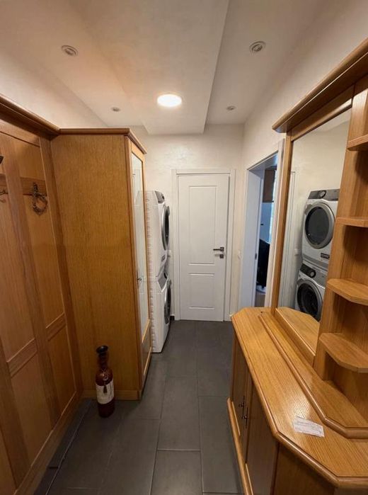 Дава се под наем Тристаен апартамент в София, Витоша - 85 кв.м за 987.36 € - Снимка #8