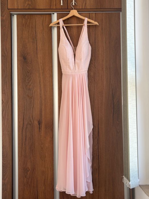 Елегантна розова рокля