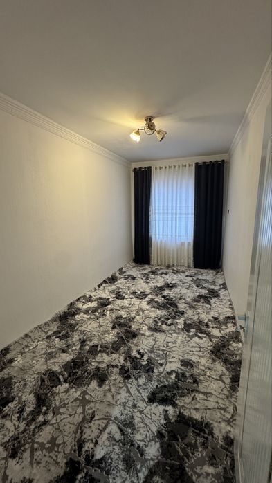 Урганч шахри Шарк бозори йонида 2 хона 3 хона килиган барча жихозлари