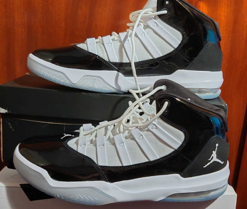 Nike Air Jordan Max Aura Black White ЧИСТО НОВИ 44.5ти номер 28.5см