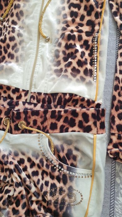 Дамски анцузи  на Roberto Kavali